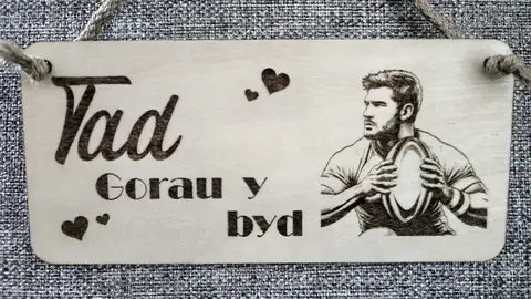 Tad Gorau y Byd - Best dad in the World | Welsh Rugby