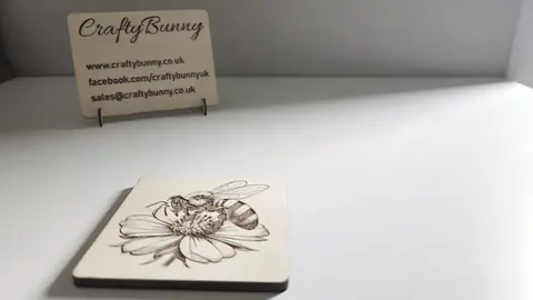Bee Decorative Wooden Coaster | Flower | Nature