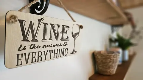 WINE Retro Bar & Pubshed Style Plaque / Sign
