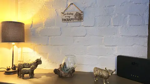 Gardening Decorative Sign | Plaque | Gardening is my Therapy With Potting Shed and Potting Table