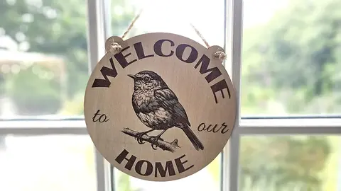 Welcome To Our Home Robin Redbreast Bird Hanging Wall Plaque / Sign