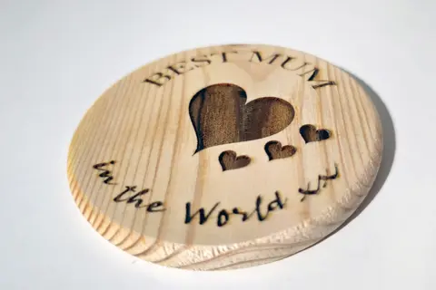 Best Mum in the world wooden coaster | Ideal mothers day gift | Birthday or Christmas present
