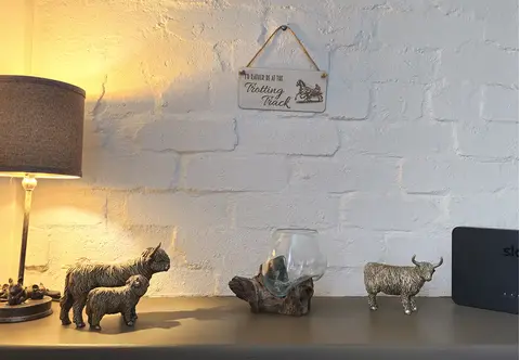 Trotting Track Themed Hanging Wall Plaque Horse Racing Pony Trap Racing