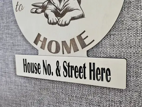 Personalised Welcome to our Home Labrador Plaque Decorative Sign